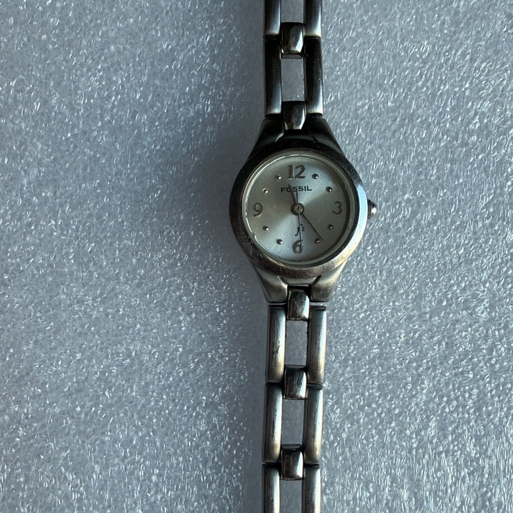 Fossil F2 ES9048 Women Stainless Steel Analog Dial Quartz Genuine Wrist Watch - Picture 3 of 4